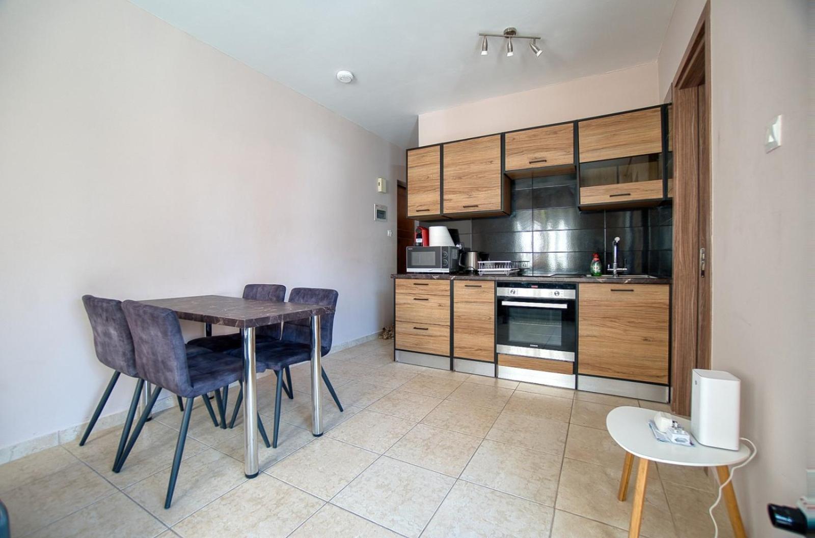 Beautiful 1 Bedroom 600 Meters From The Sea Venus * Paphos