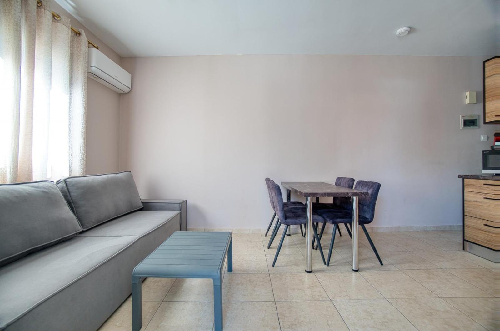 Beautiful 1 Bedroom 600 Meters From The Sea Venus Apartment
